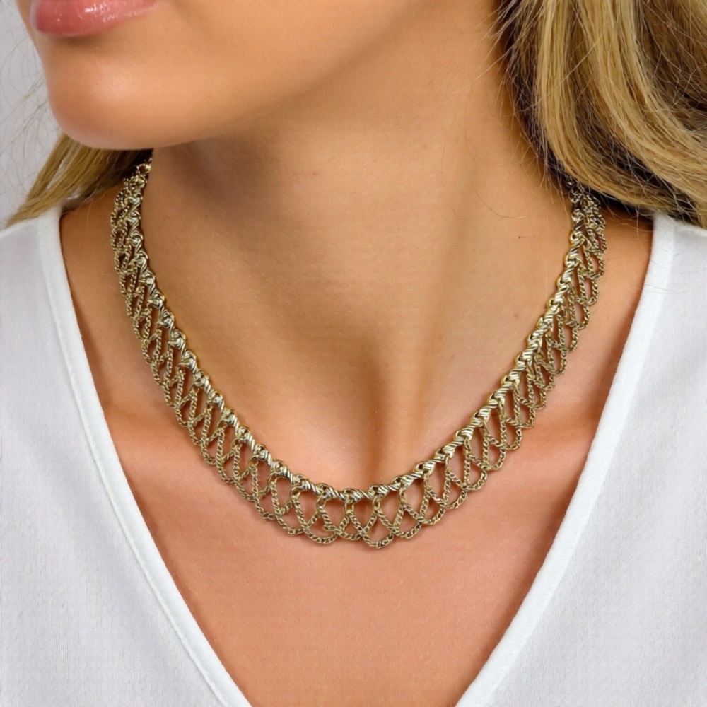 Elegant Gold Chain Necklace